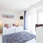 2sis 2 Apartment *